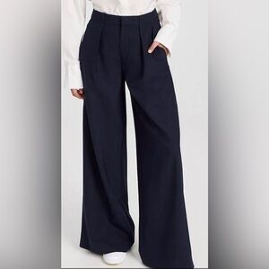 Closed Black Wide-Leg Pants